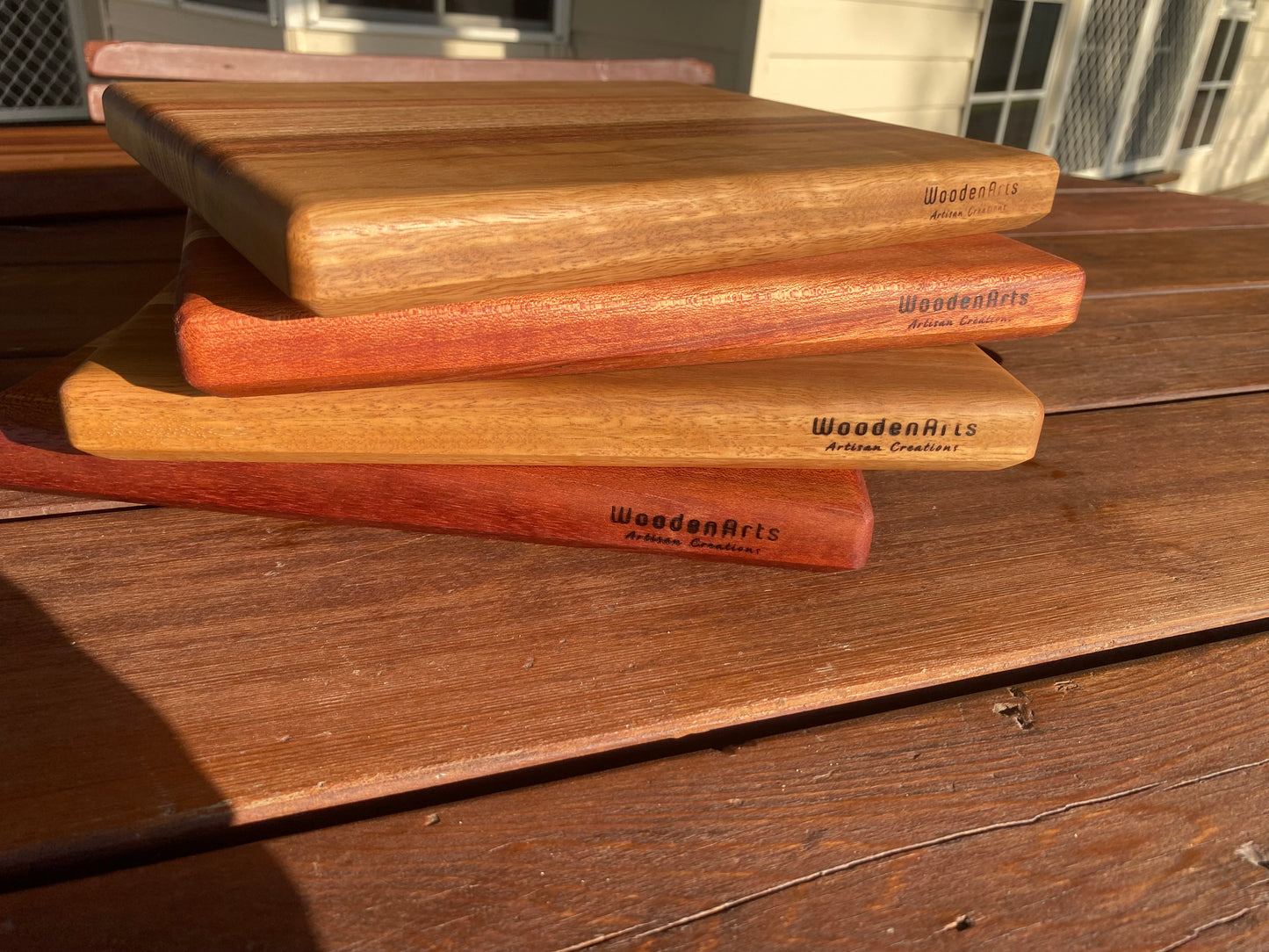 The Harmony Line – Mixed Hardwood Chopping Board