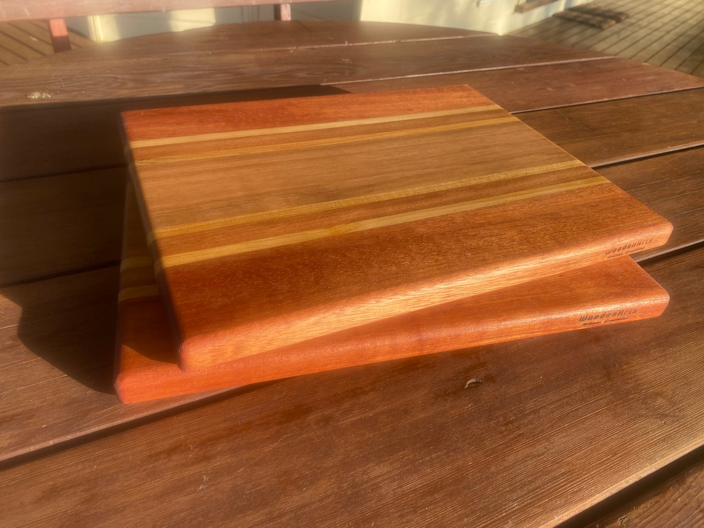 The Harmony Line – Mixed Hardwood Chopping Board