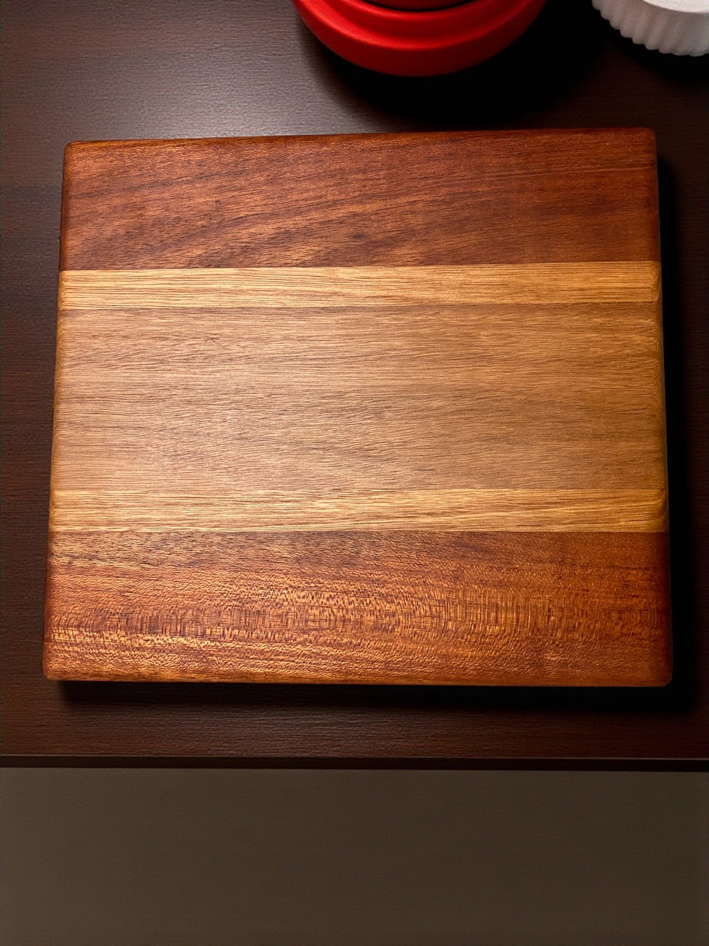 The Harmony Line – Mixed Hardwood Chopping Board