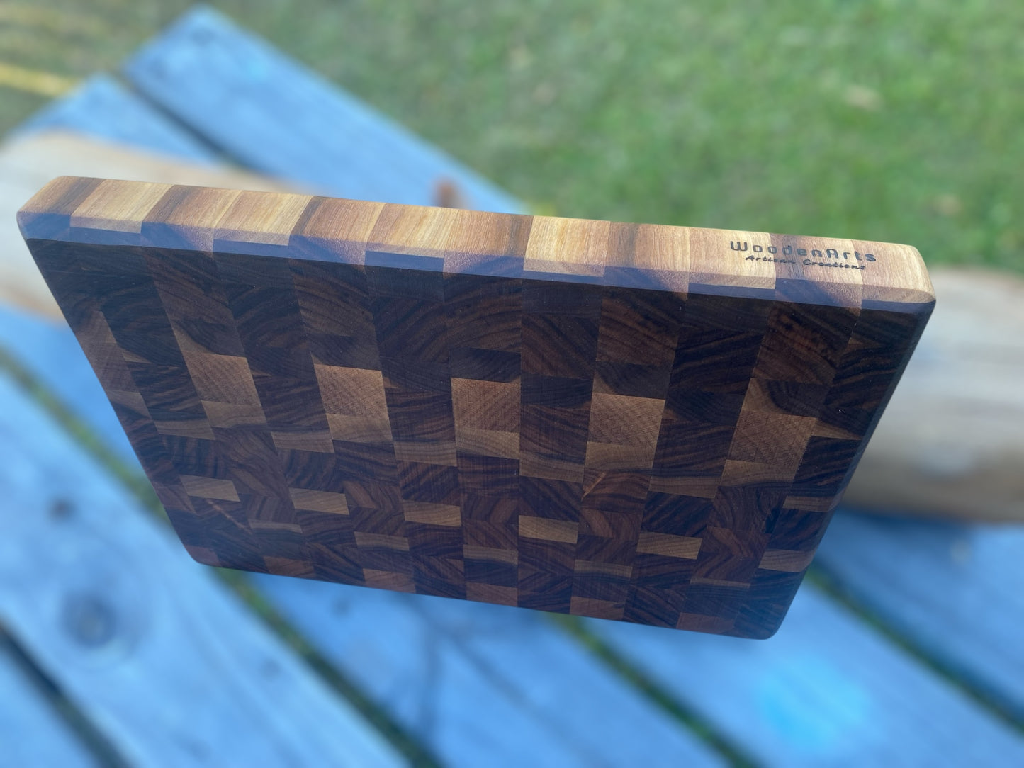 Vero - Walnut End grain chopping board